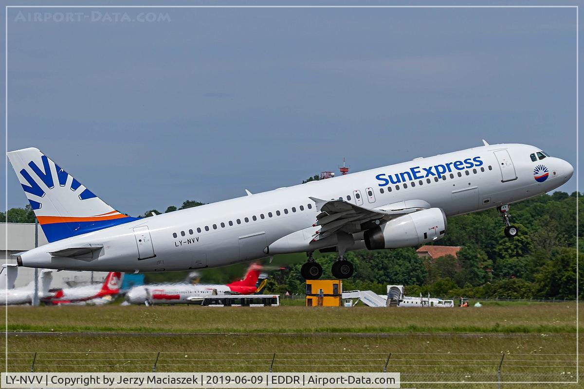 LY-NVV, 2003 Airbus A320-232 C/N 2085, Airbus A320-200