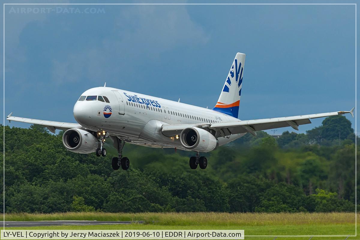 LY-VEL, 2003 Airbus A320-232 C/N 1998, Airbus A320-232