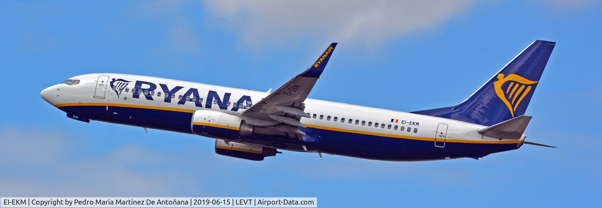 EI-EKM, 2010 Boeing 737-8AS C/N 38499, Aeropuerto de Foronda - Vitoria-Gasteiz - Euskadi - España