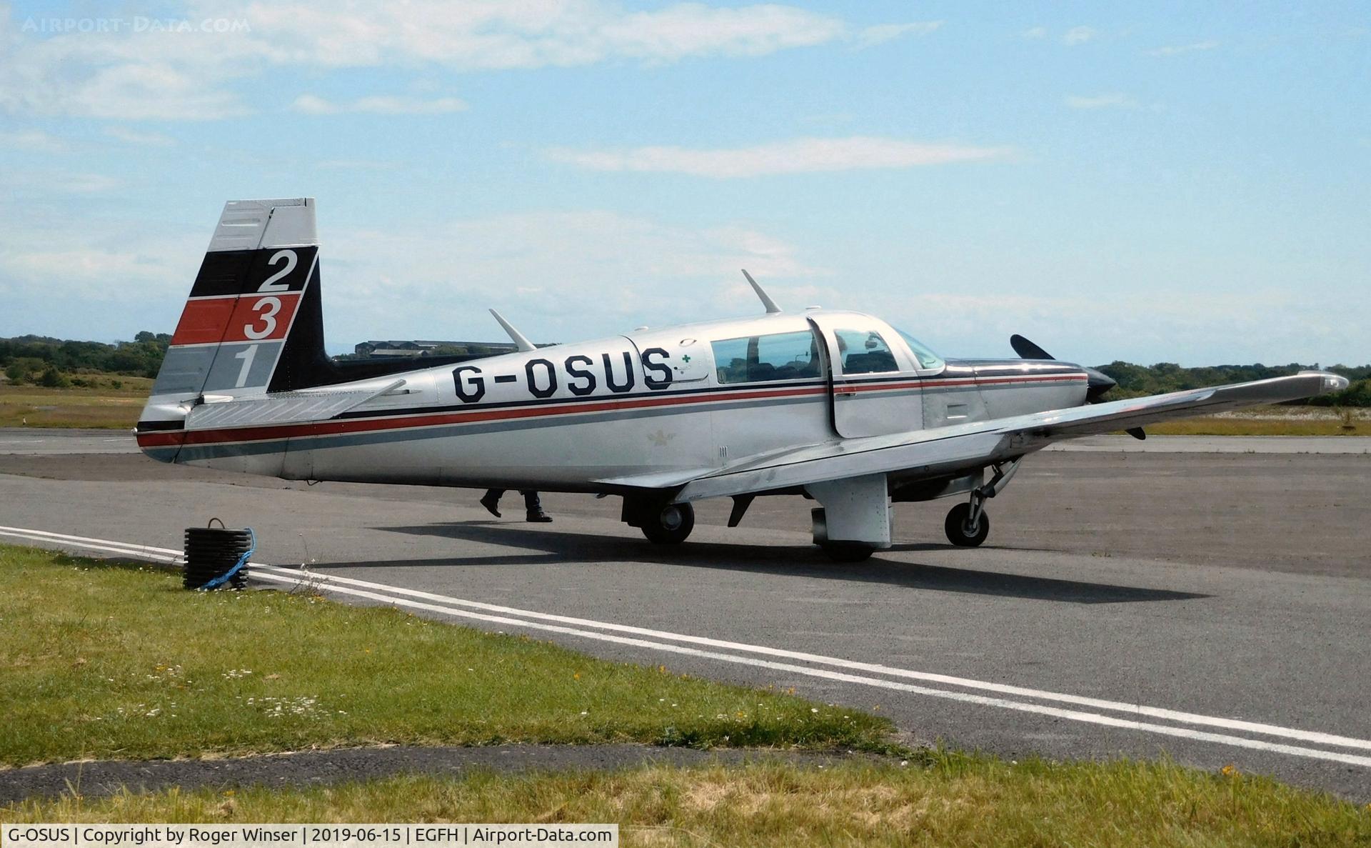 G-OSUS, 1980 Mooney M20K C/N 25-0429, Visiting Mooney M20K operated by Le Toy Van Ltd.