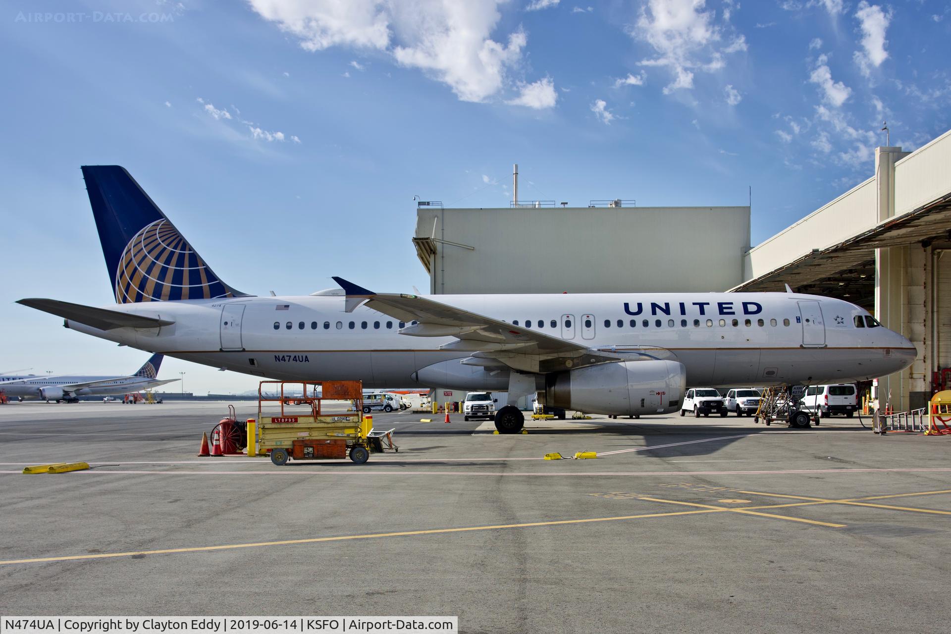 N474UA, 2001 Airbus A320-232 C/N 1475, SFO 2019.