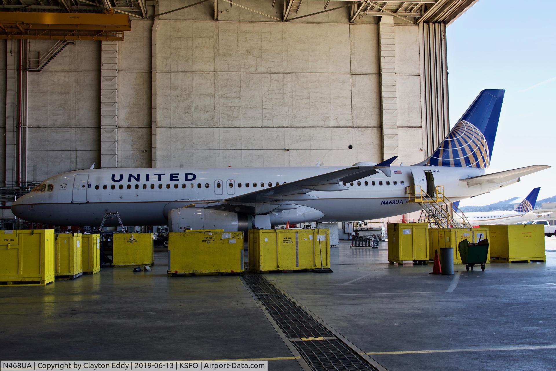 N468UA, 2000 Airbus A320-232 C/N 1363, SFO 2019.
