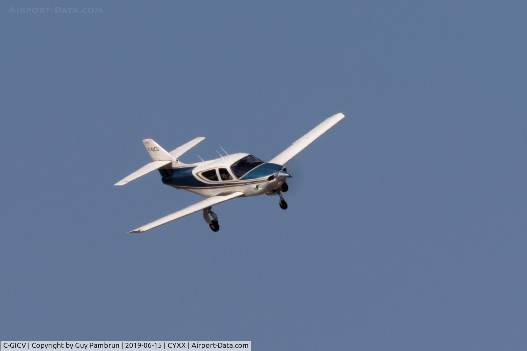 C-GICV, 1975 Aero Commander 112 C/N 343, Landing