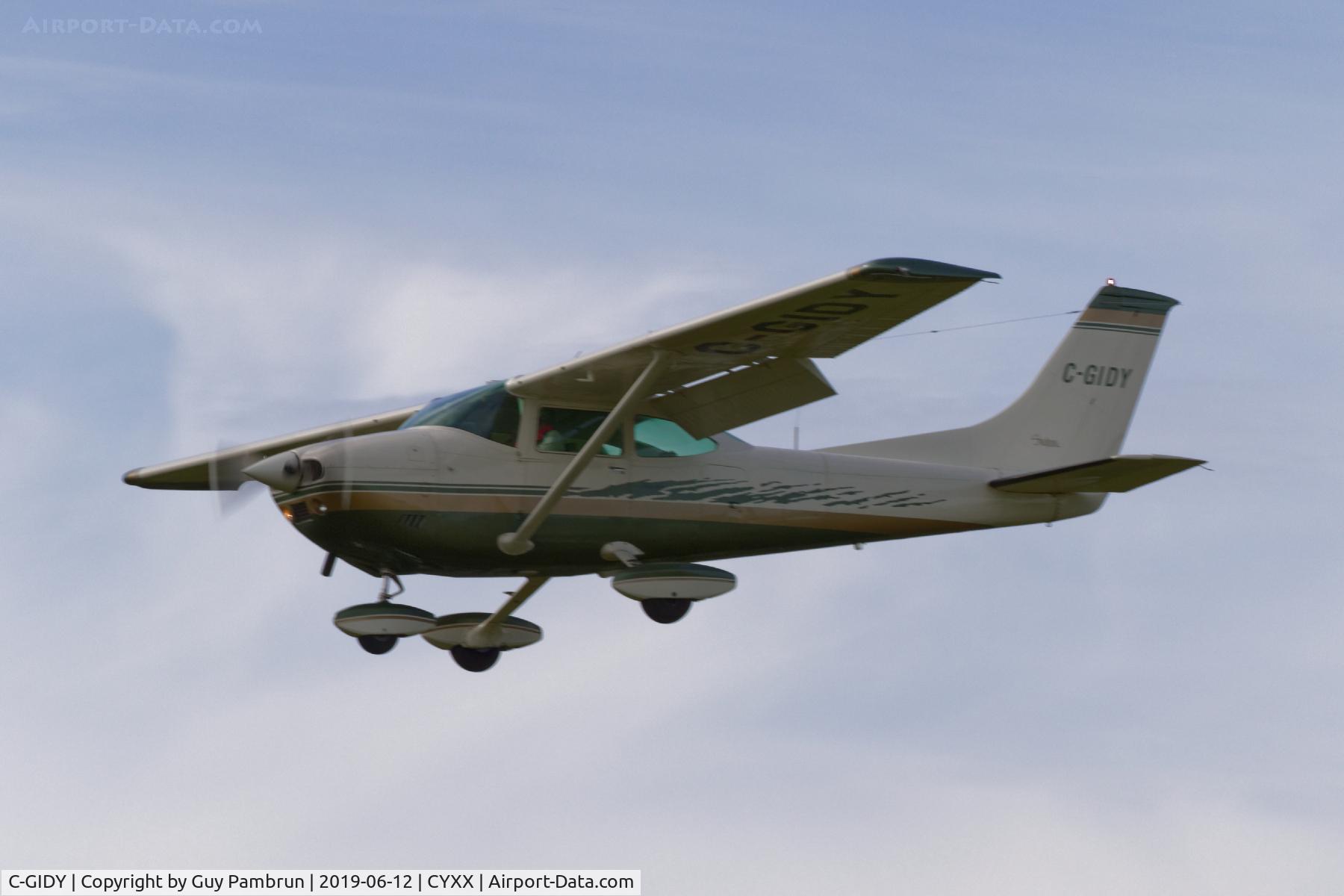 C-GIDY, 1973 Cessna 182P Skylane C/N 18261845, Landing