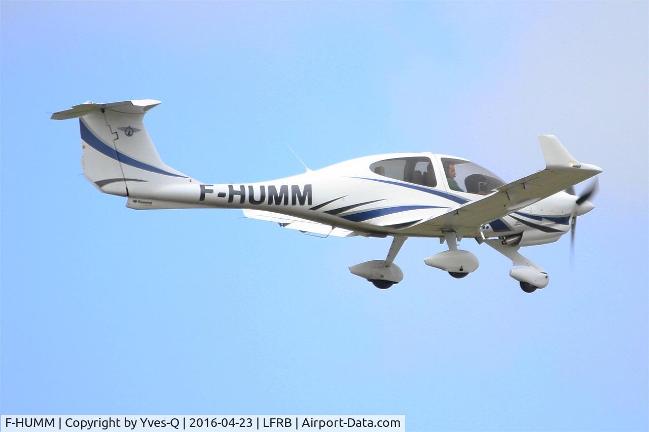 F-HUMM, Diamond DA-40 Diamond Star C/N D4.357, Diamond DA-40 Diamond Star, On final rwy 07R, Brest-Bretagne airport (LFRB-BES)