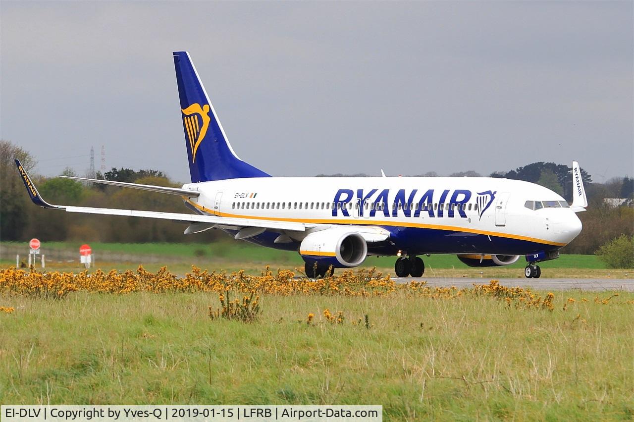 EI-DLV, 2006 Boeing 737-8AS C/N 33598, Boeing 737-8AS, Take off run rwy 25L, Brest-Bretagne airport (LFRB-BES)