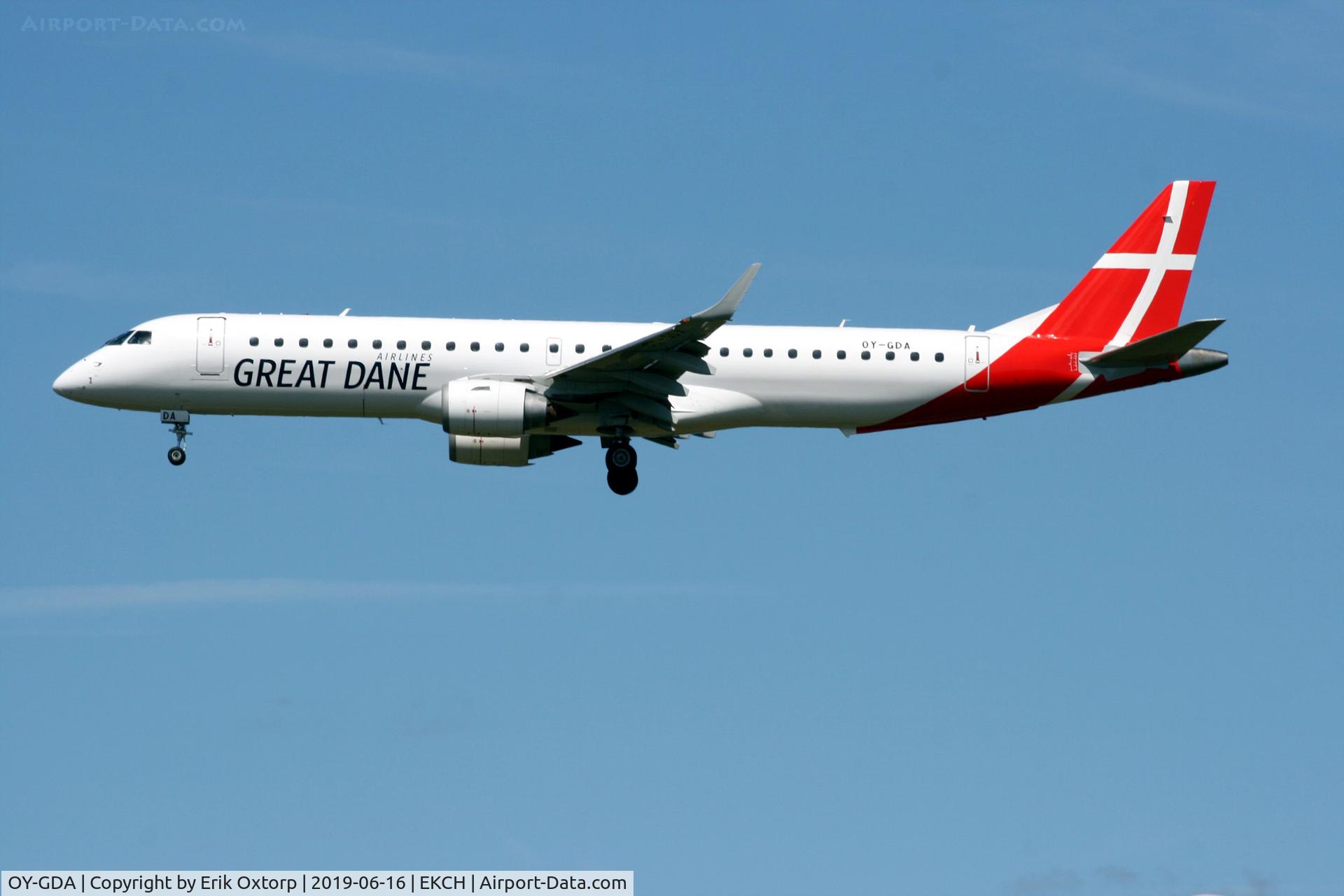 OY-GDA, 2008 Embraer 195LR (ERJ-190-200LR) C/N 19000213, OY-GDA's first visit in CPH. Landing rw 22L