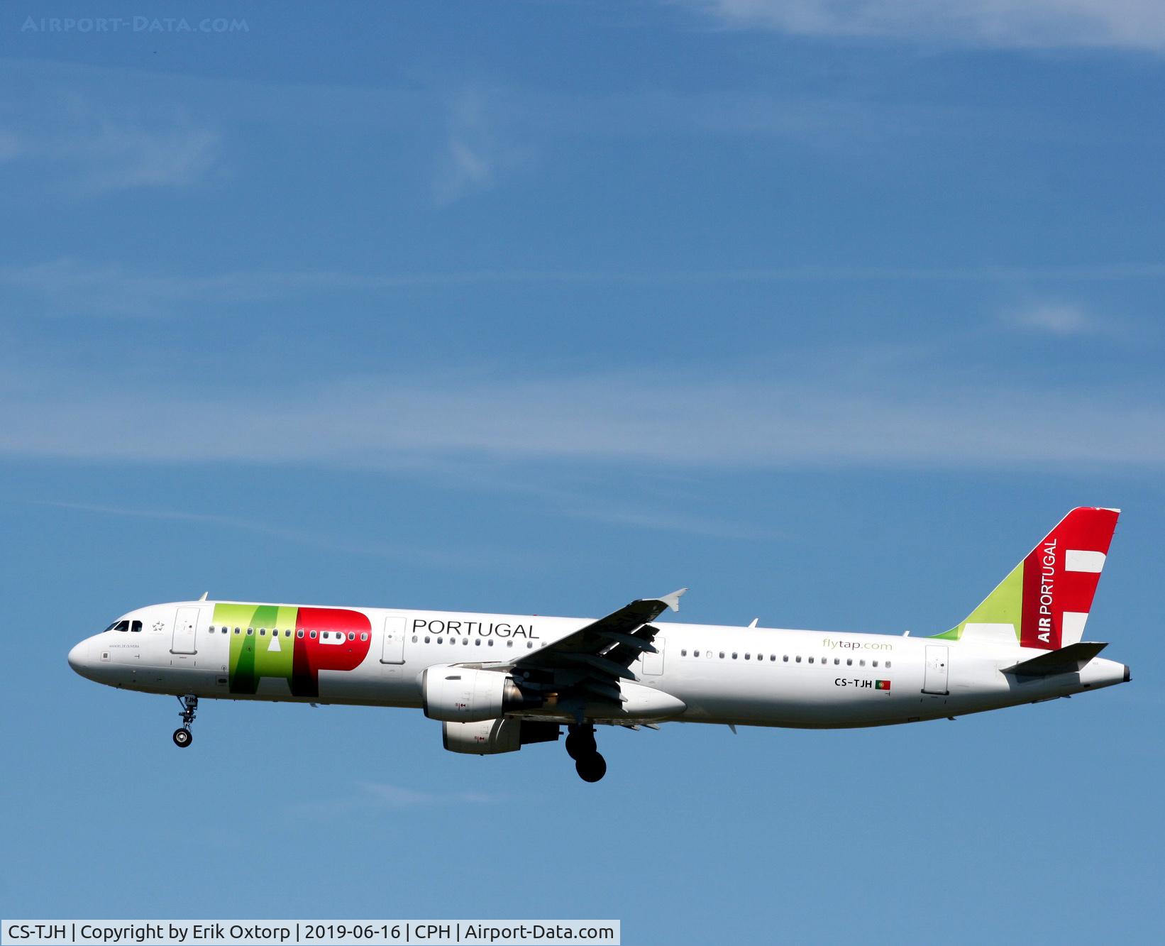 CS-TJH, 2004 Airbus A321-211 C/N 2270, CS-TJH landing rw 22L