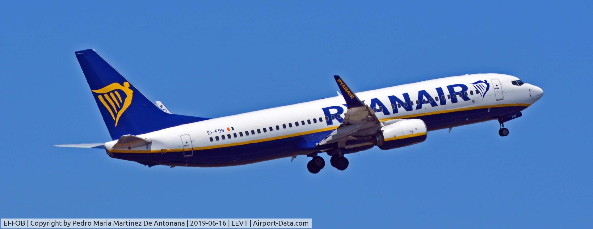 EI-FOB, 2015 Boeing 737-8AS C/N 44710, Aeropuerto de Foronda - Vitoria-Gasteiz - Euskadi - España