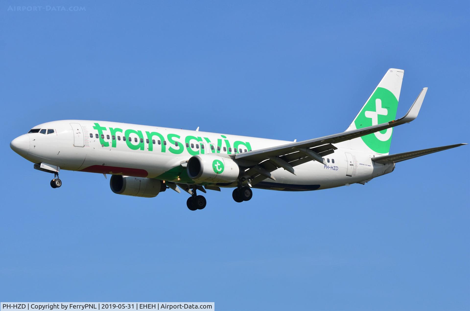 PH-HZD, 1999 Boeing 737-8K2 C/N 28376, Transavia B738 landing in EIN