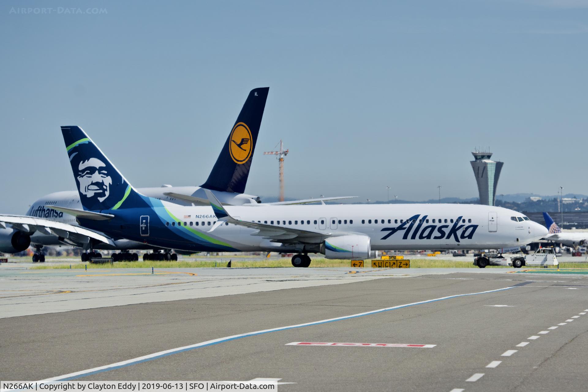 N266AK, 2016 Boeing 737-900/ER C/N 62683, SFO 2019.