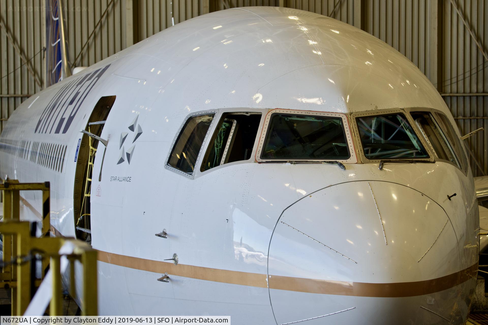 N672UA, 1999 Boeing 767-322 C/N 30027, SFO 2019.