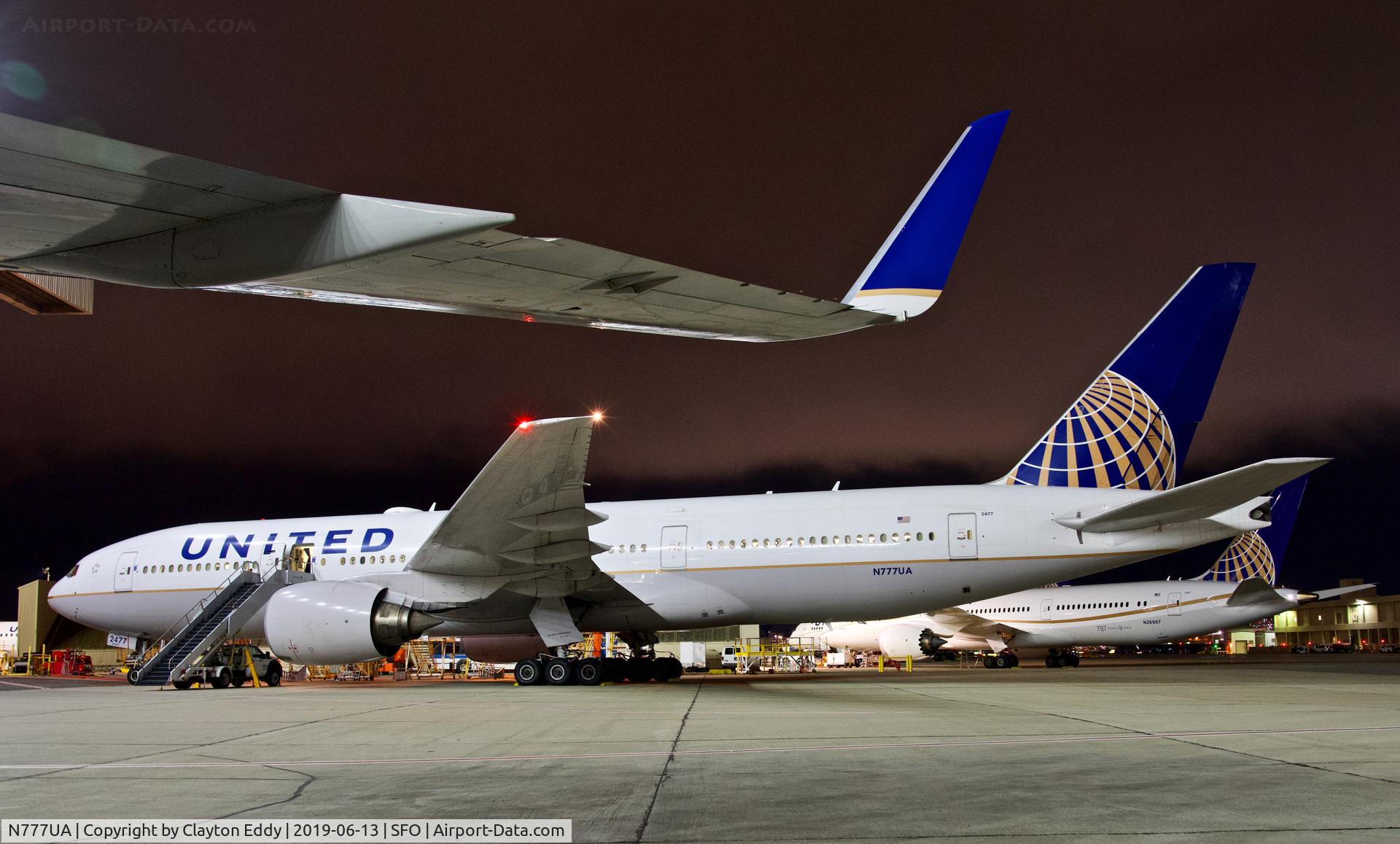 N777UA, 1995 Boeing 777-222 C/N 26916, SFO 2019.