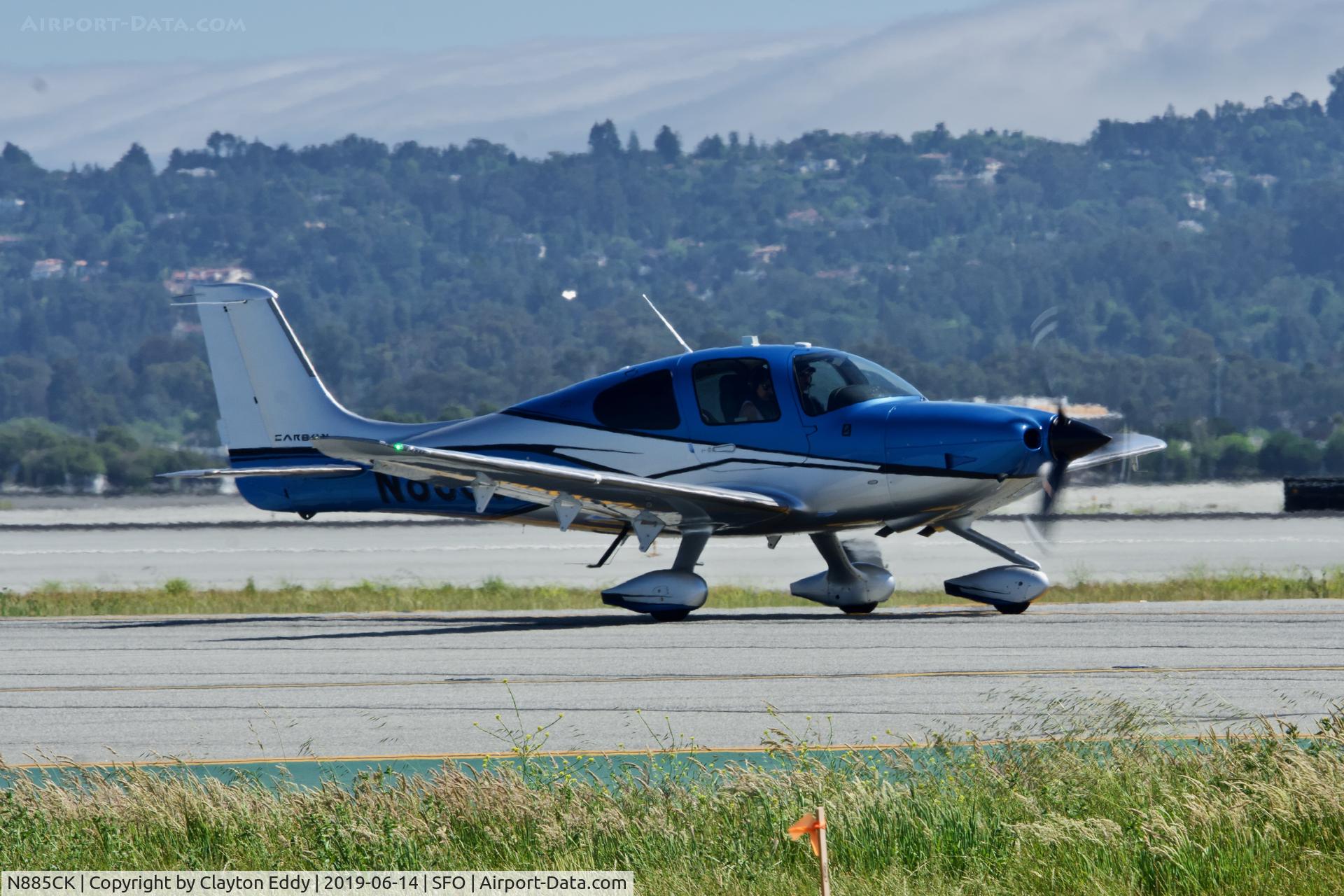 N885CK, 2017 Cirrus SR22T Carbon C/N 1510, SFO 2019.