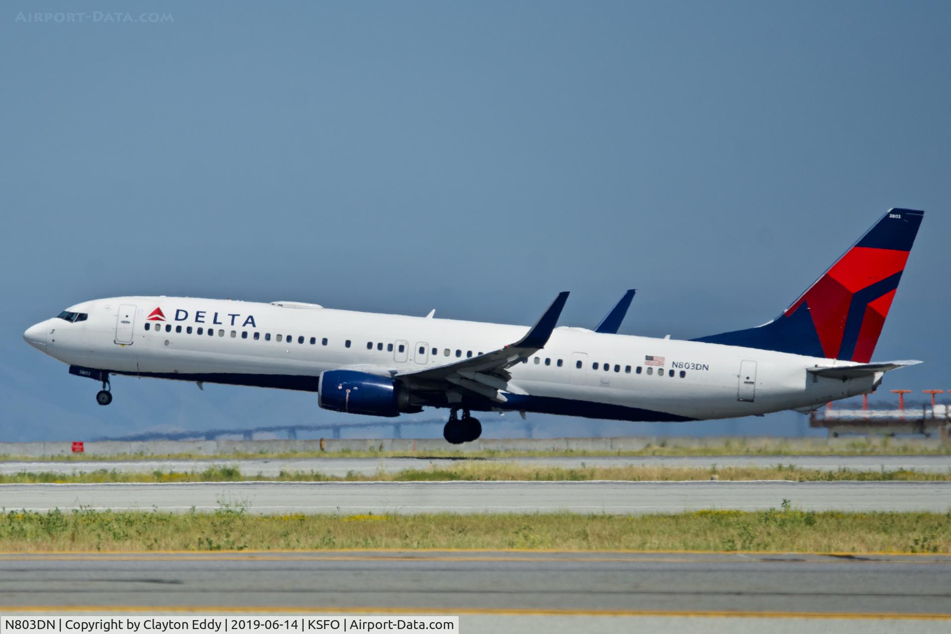 N803DN, 2013 Boeing 737-932/ER C/N 31919, SFO 2019.