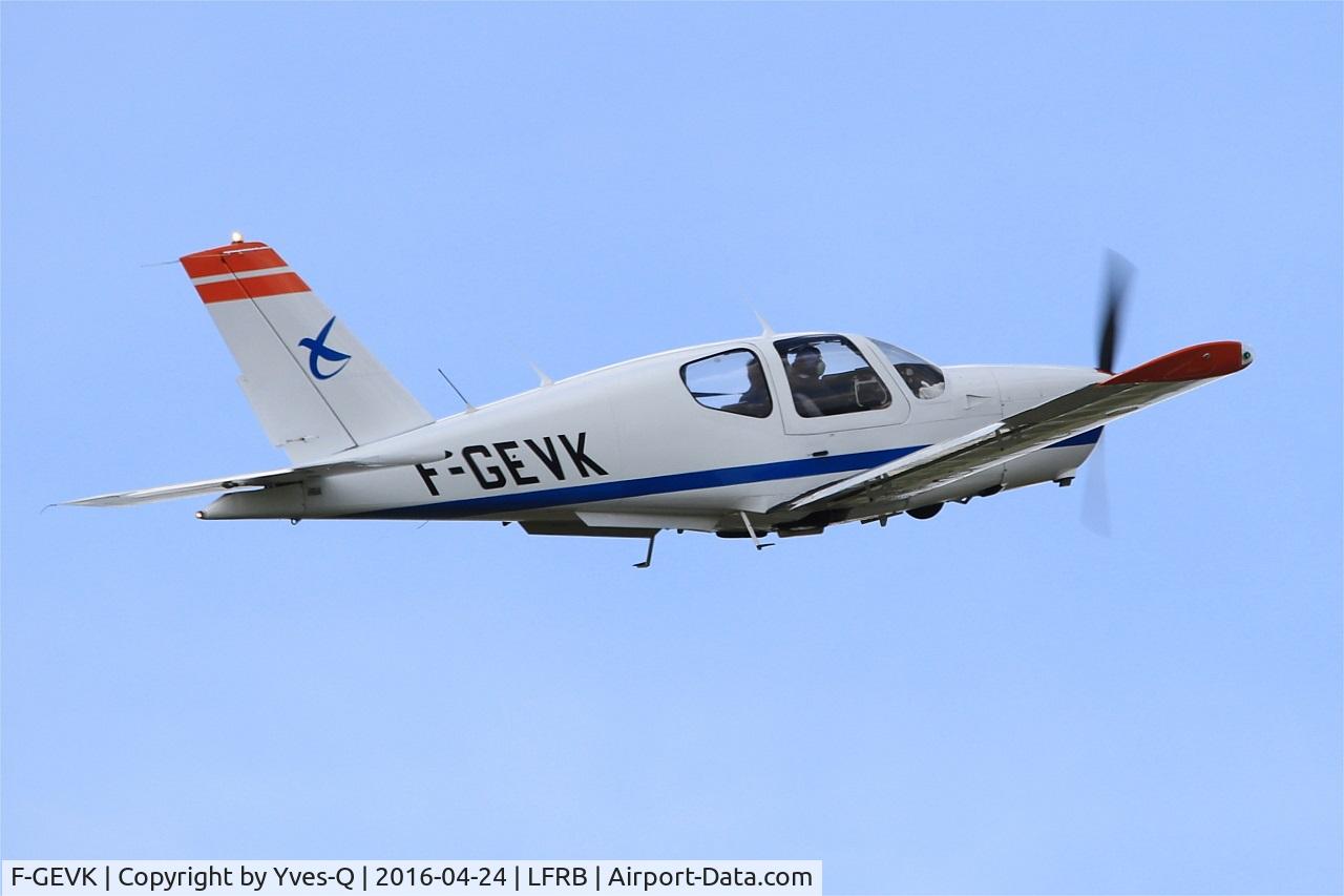 F-GEVK, Socata TB-20 Trinidad C/N 734, Socata TB-20, Take off rwy 07R, Brest-Bretagne airport (LFRB-BES)