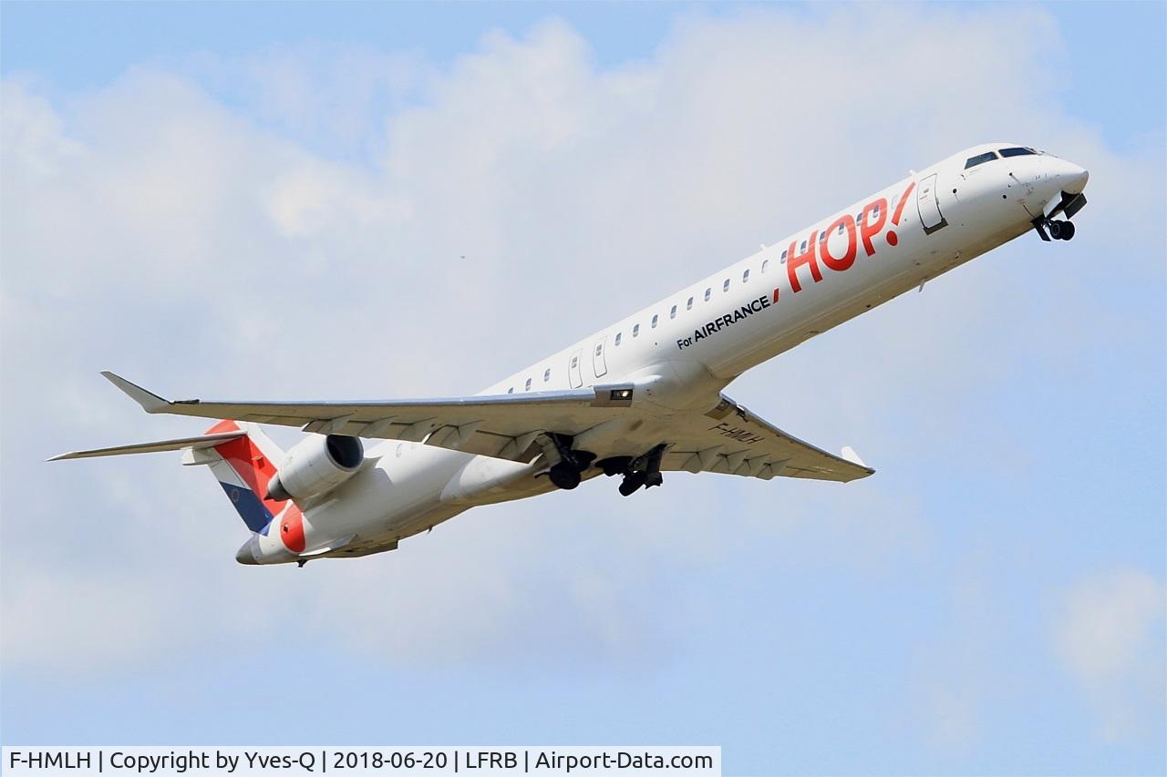 F-HMLH, 2011 Bombardier CRJ-1000EL NG (CL-600-2E25) C/N 19013, Bombardier CRJ-Take off rwy 07R, Brest-Bretagne airport (LFRB-BES)