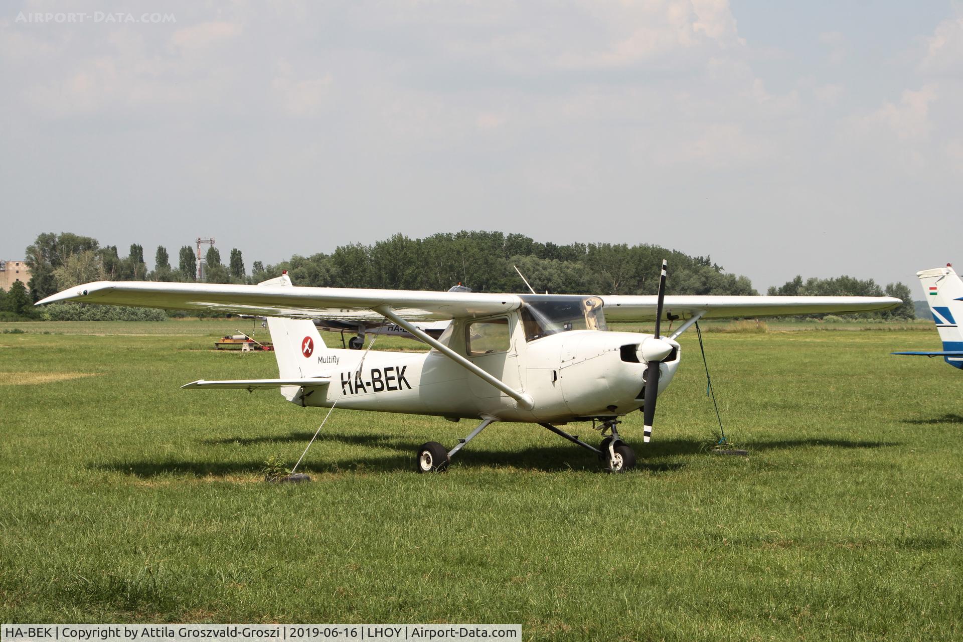 HA-BEK, 1974 Reims FRA 150L C/N 0261, LHOY - Öcsény Airport, Hungary