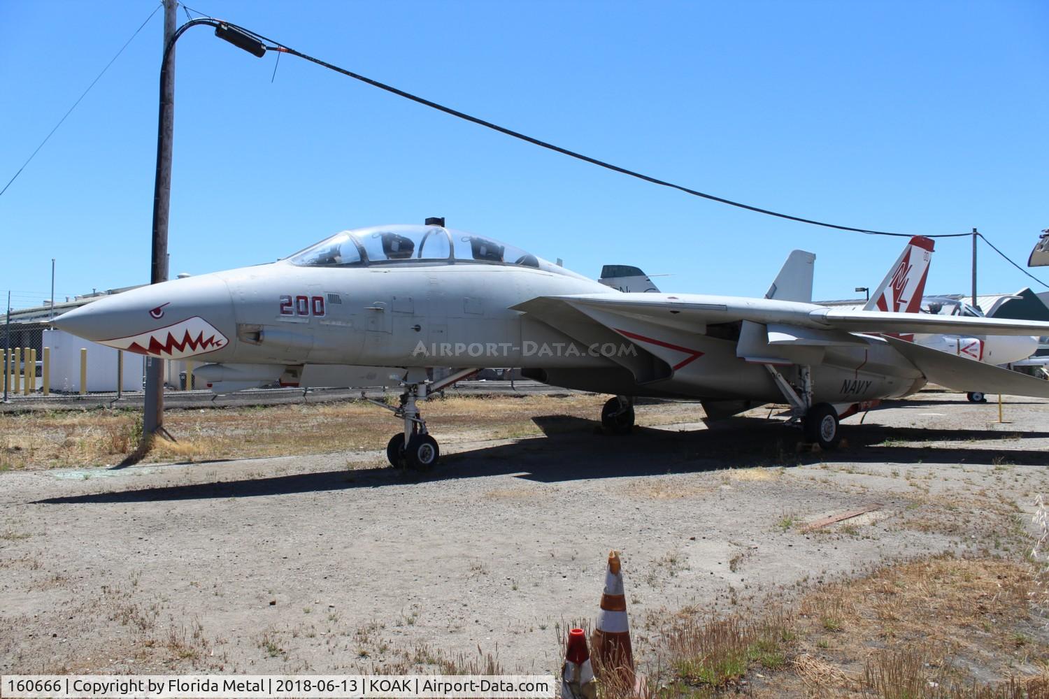 160666, Grumman F-14A Tomcat C/N 285, F-14A Oakland Aviation Museum