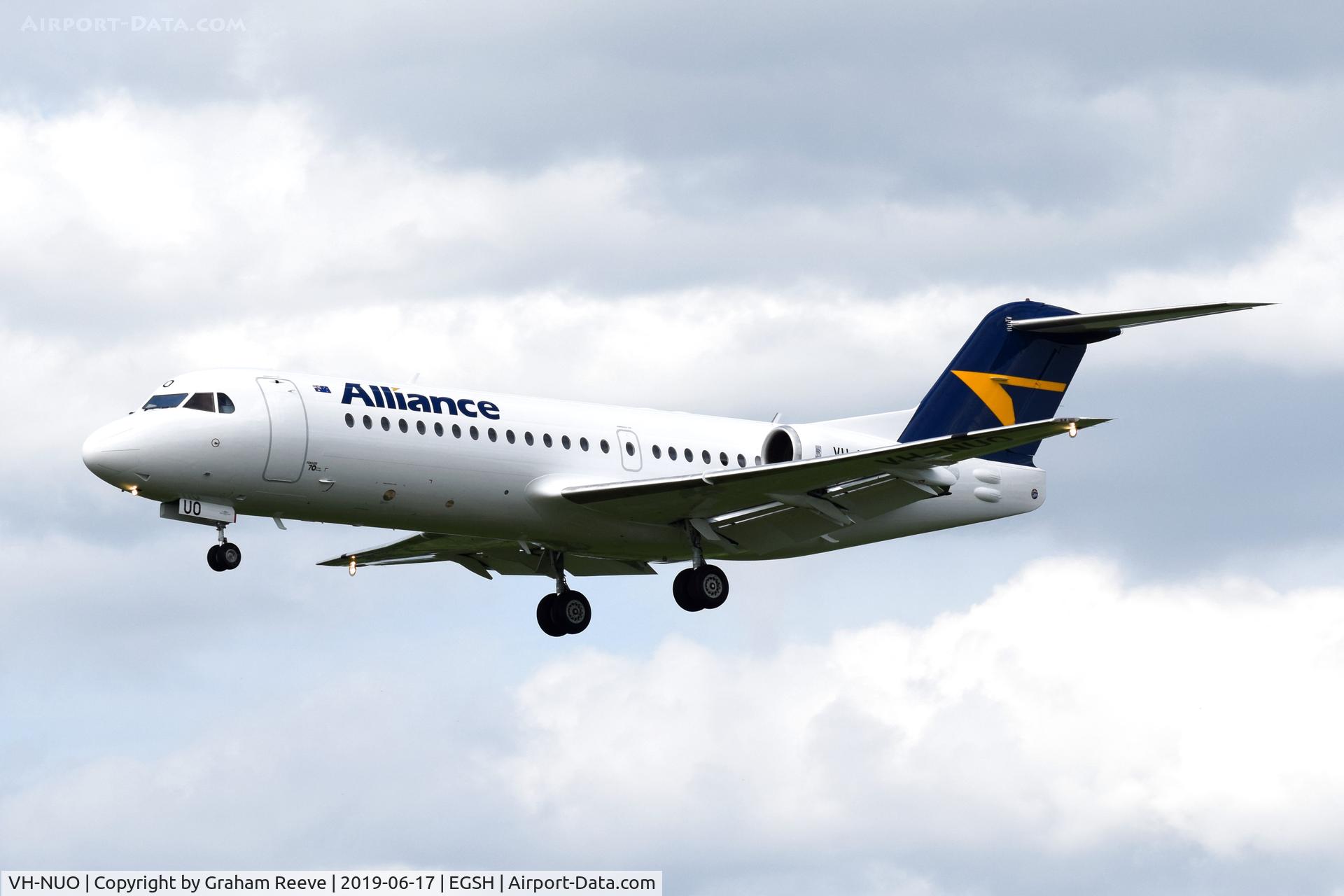 VH-NUO, 1995 Fokker 70 (F-28-0070) C/N 11529, Landing at Norwich.