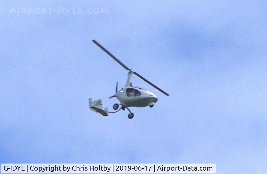 G-IDYL, 2014 RotorSport UK Cavalon C/N RSUK/CVLN/012, Surprise overfly of Potters Bar from Denham