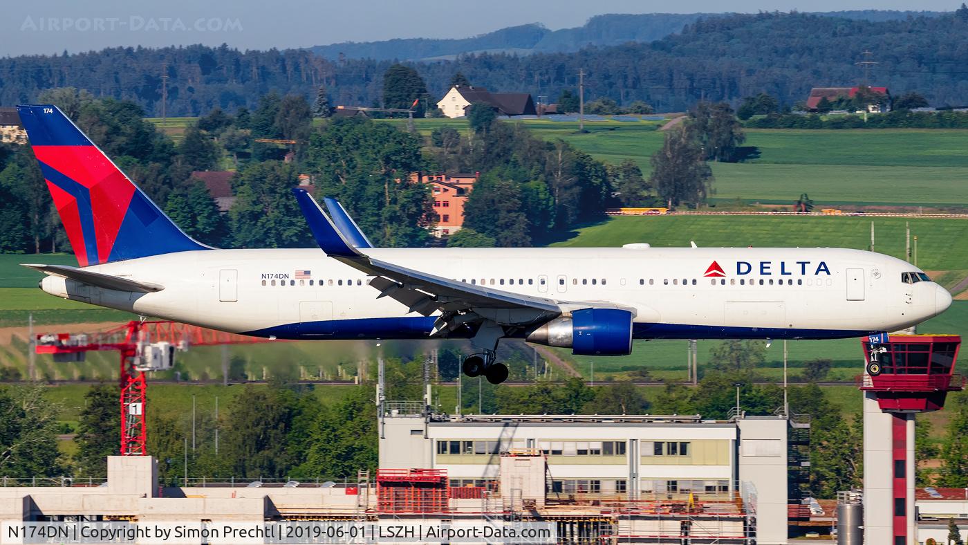 N174DN, 1990 Boeing 767-332 C/N 24802, N174DN @ Zürich Intl. Airport