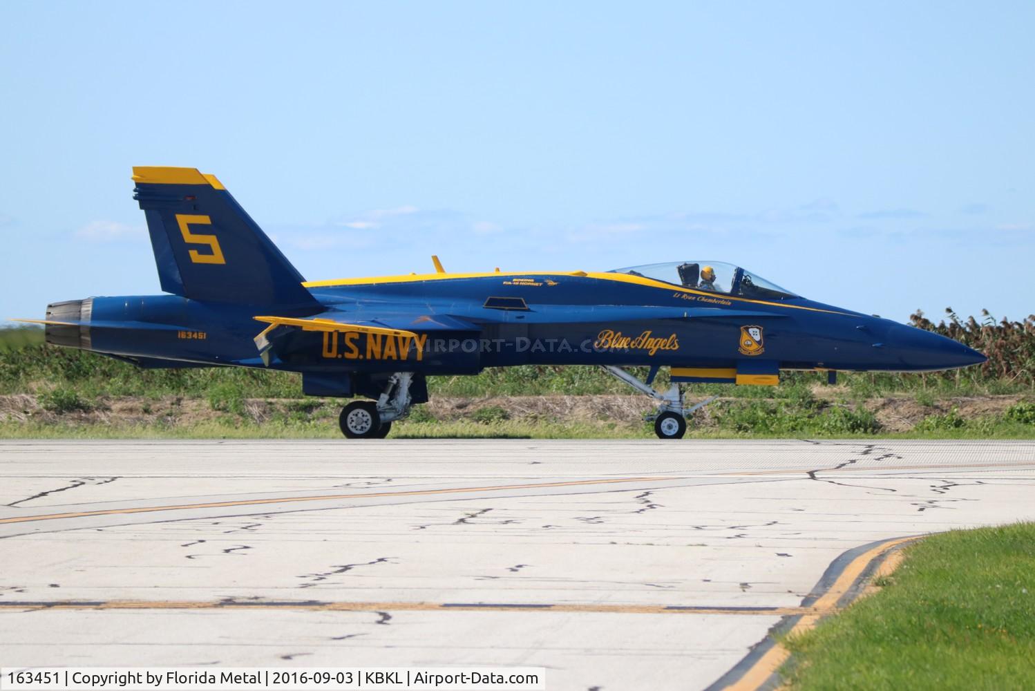 163451, 1988 McDonnell Douglas F/A-18C Hornet C/N 0662/C020, Cleveland Airshow 2016