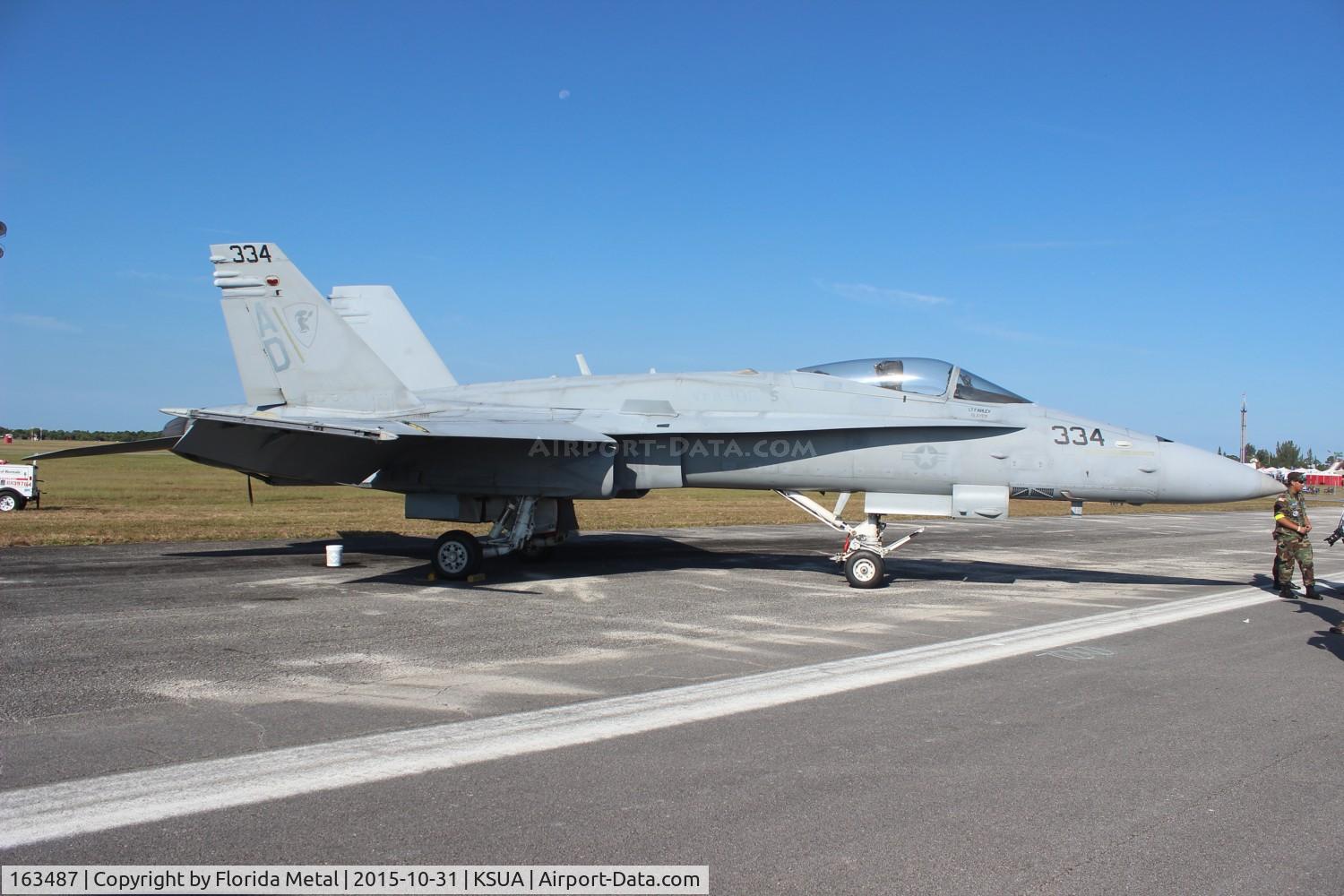 163487, 1988 McDonnell Douglas F/A-18C Hornet C/N 721/C045, Stuart Air Show 2015