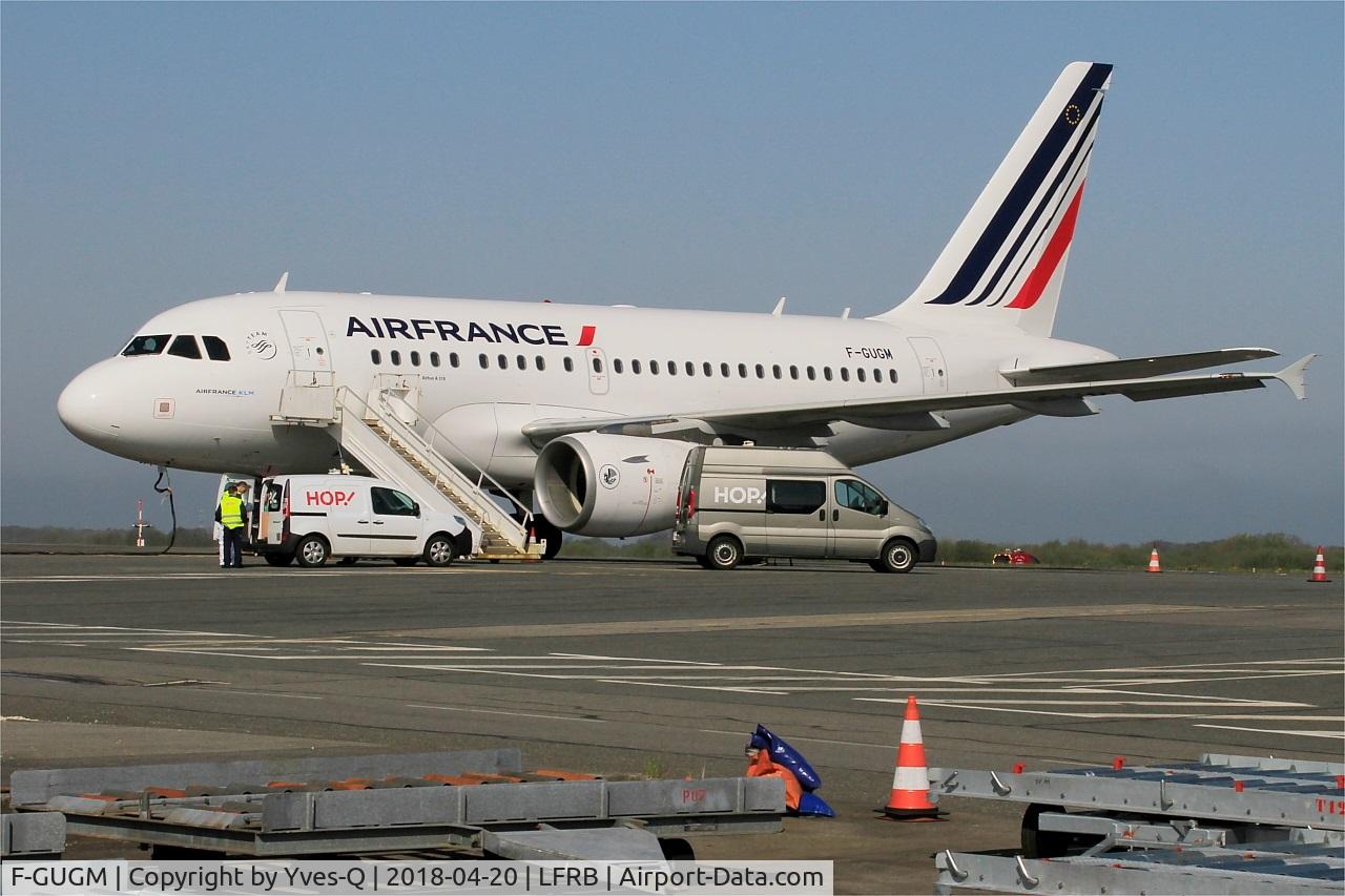 F-GUGM, 2006 Airbus A318-111 C/N 2750, Airbus A318-111, Parked, Brest-Bretagne airport (LFRB-BES)
