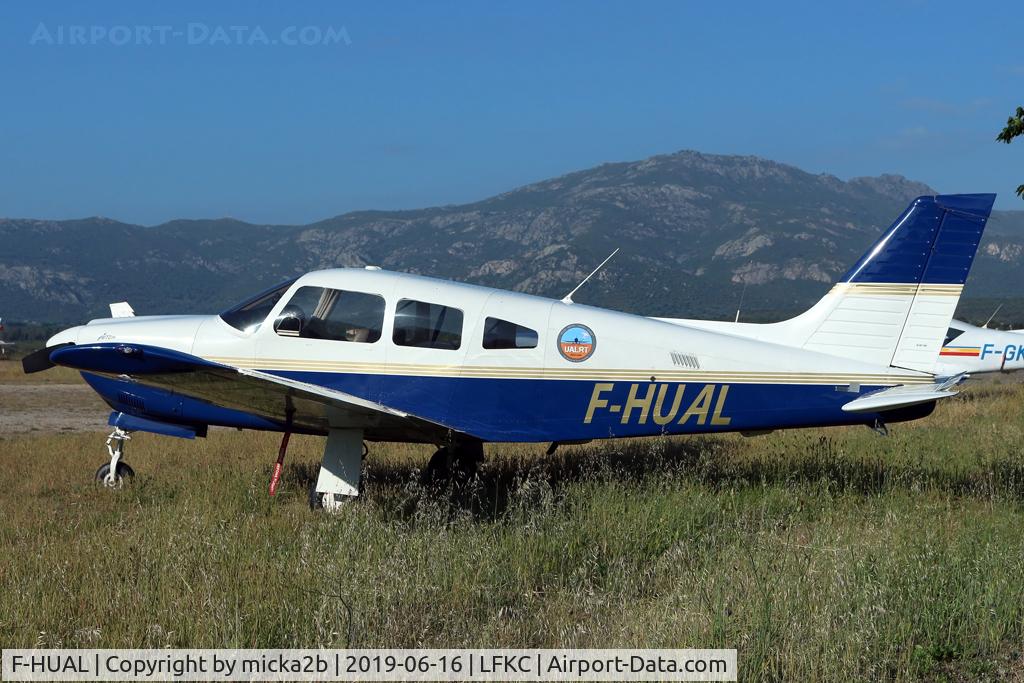 F-HUAL, 2007 Piper PA-28R-201 Cherokee Arrow III C/N 2844134, Parked