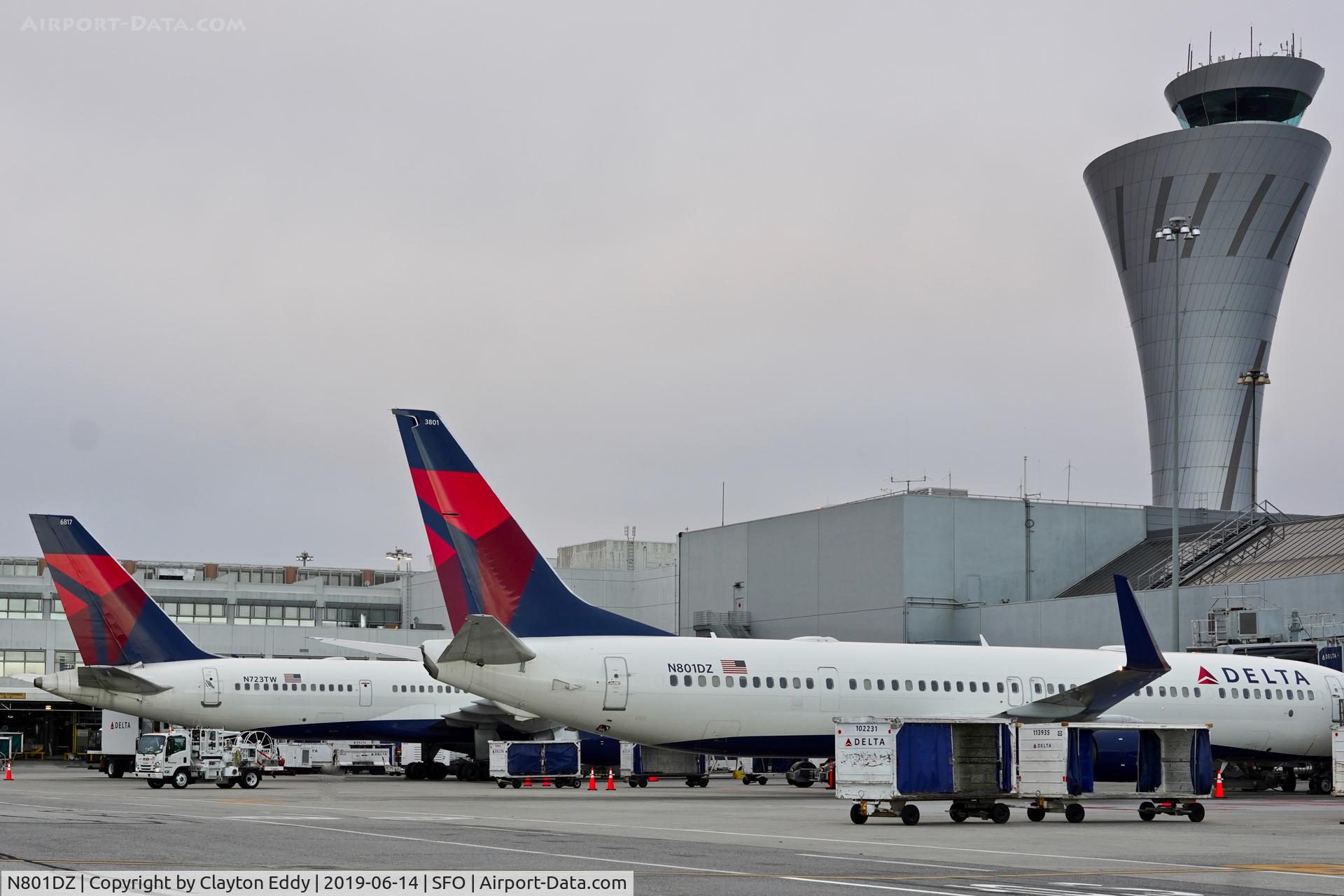 N801DZ, 2013 Boeing 737-932/ER C/N 31912, SFO 2019.