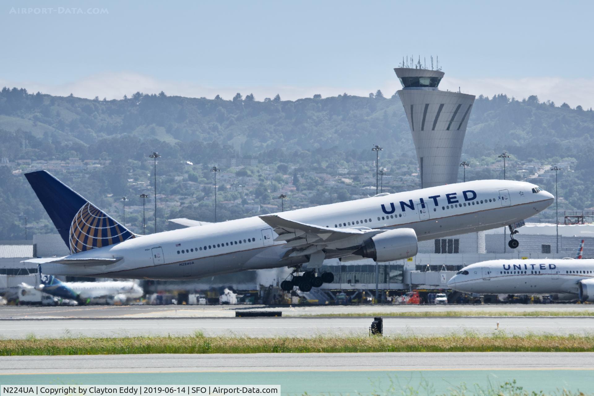 N224UA, 2001 Boeing 777-222 C/N 30225, SFO 2019.