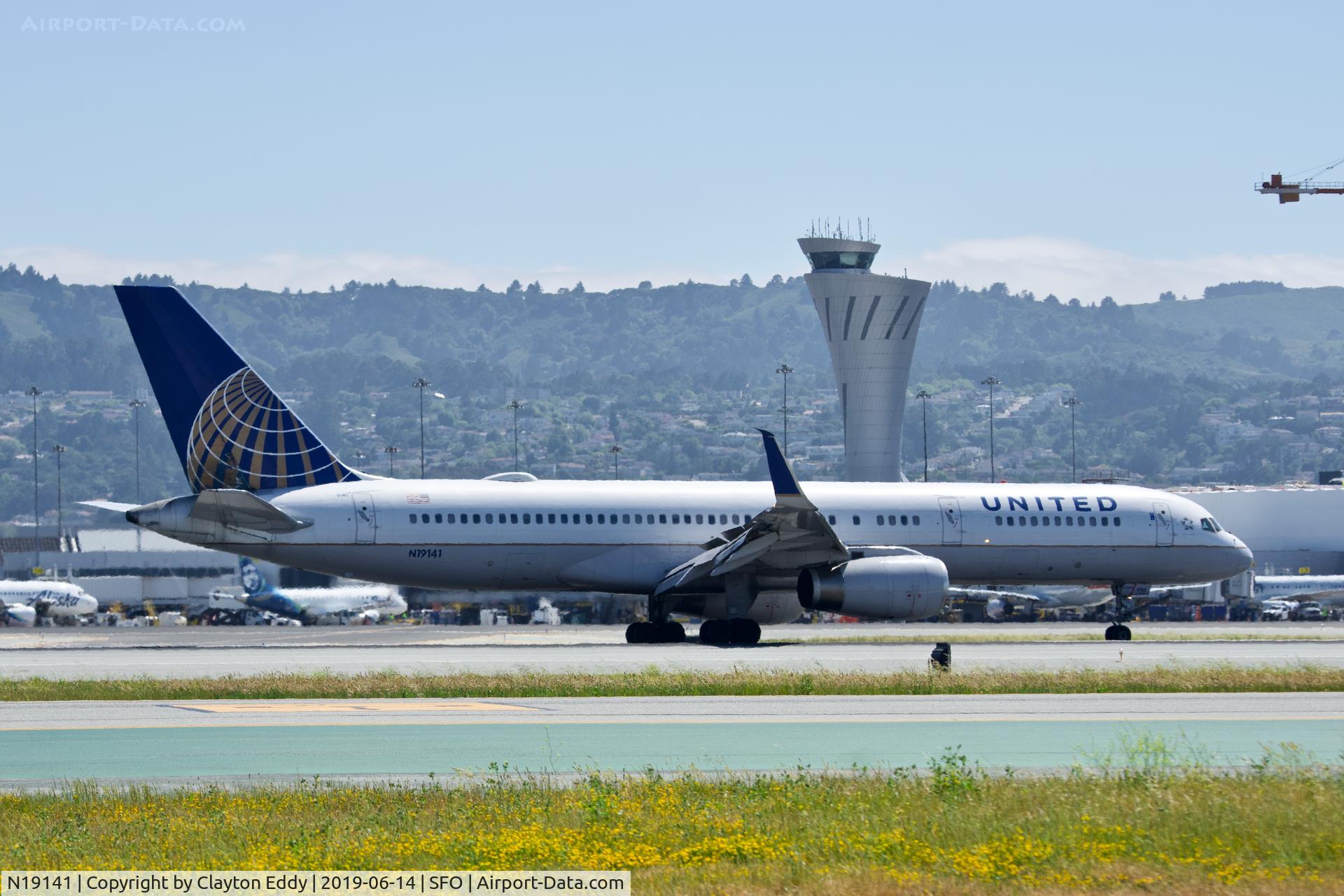 N19141, 2000 Boeing 757-224 C/N 30354, SFO 2019.