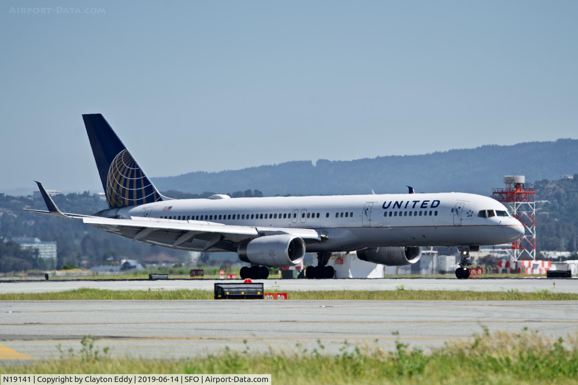 N19141, 2000 Boeing 757-224 C/N 30354, SFO 2019.
