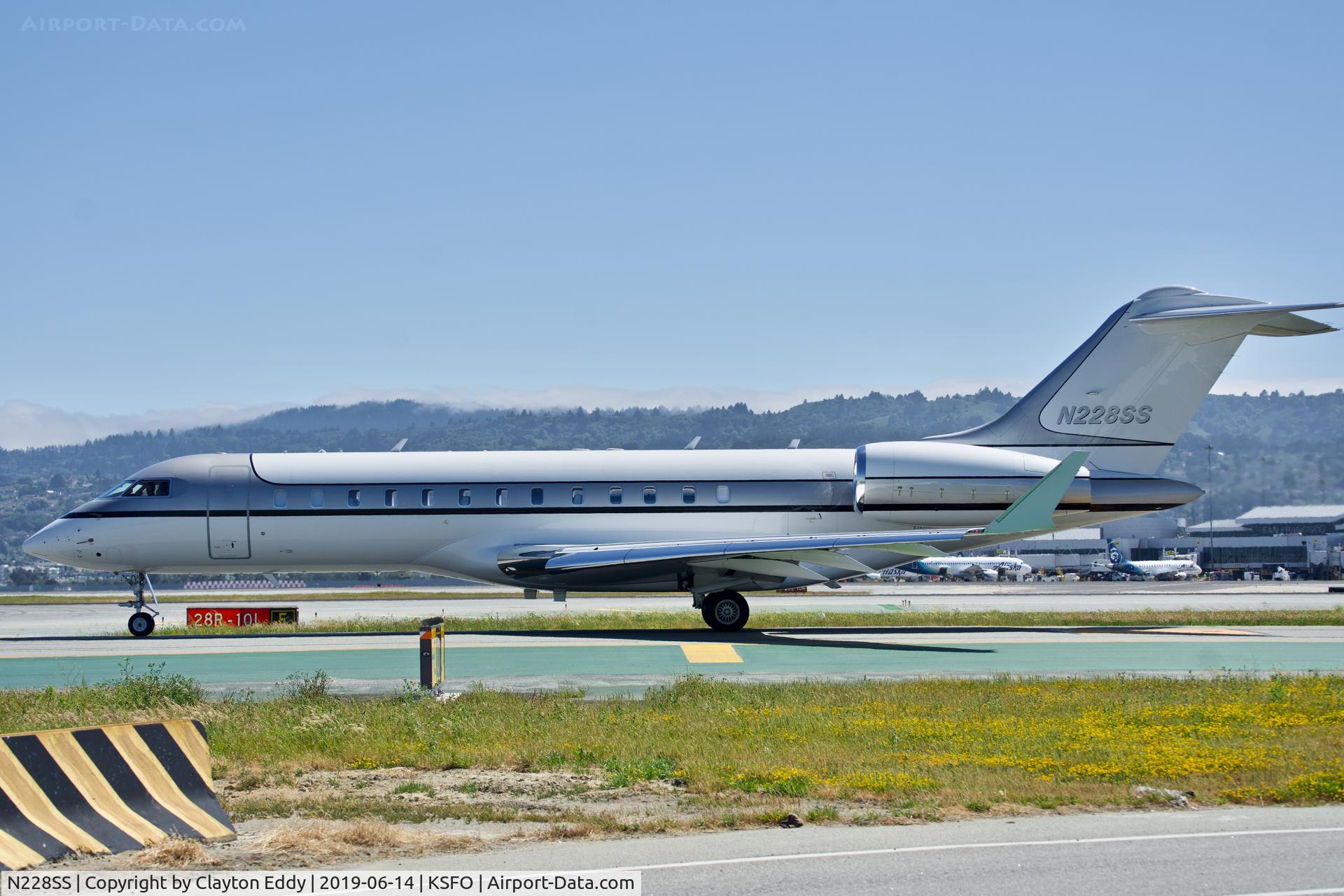 N228SS, 2003 Bombardier BD-700-1A10 C/N 9124, SFO 2019.