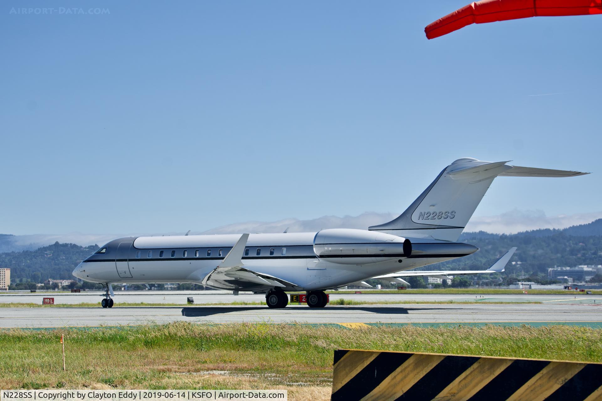 N228SS, 2003 Bombardier BD-700-1A10 C/N 9124, SFO 2019.