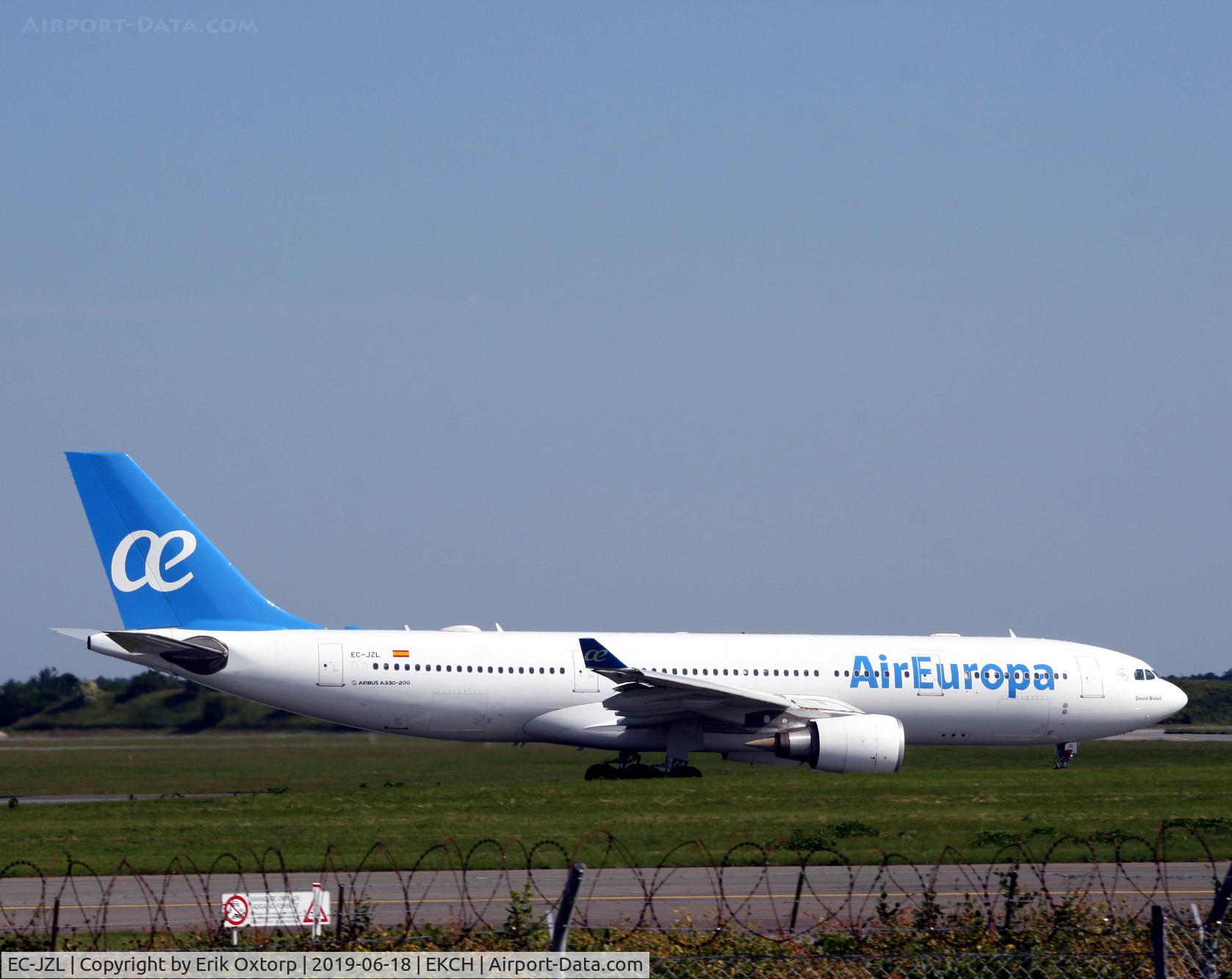 EC-JZL, 2007 Airbus A330-202 C/N 814, EC-JZL taking off rw 22R