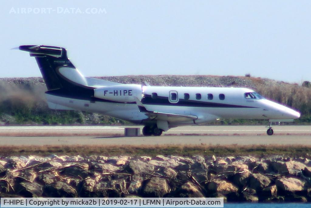 F-HIPE, 2010 Embraer EMB-505 Phenom 300 C/N 50500016, Taxiing