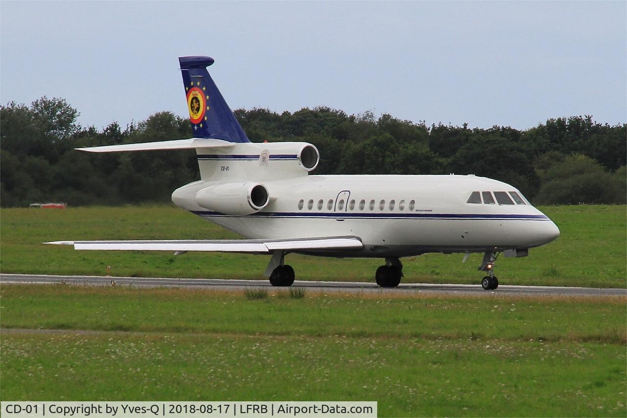 CD-01, 1991 Dassault Falcon 900B C/N 109, Dassault Falcon 900B, Taxiing rwy 25L, Brest-Bretagne airport (LFRB-BES)