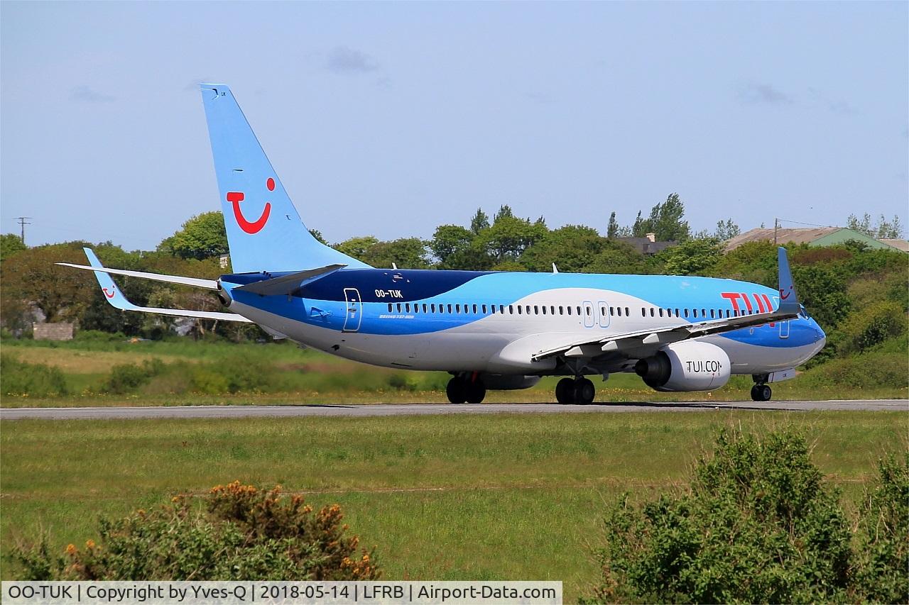 OO-TUK, 2011 Boeing 737-86J C/N 36119, Boeing 737-86J, Taxiing rwy 25L, Brest-Bretagne airport (LFRB-BES)