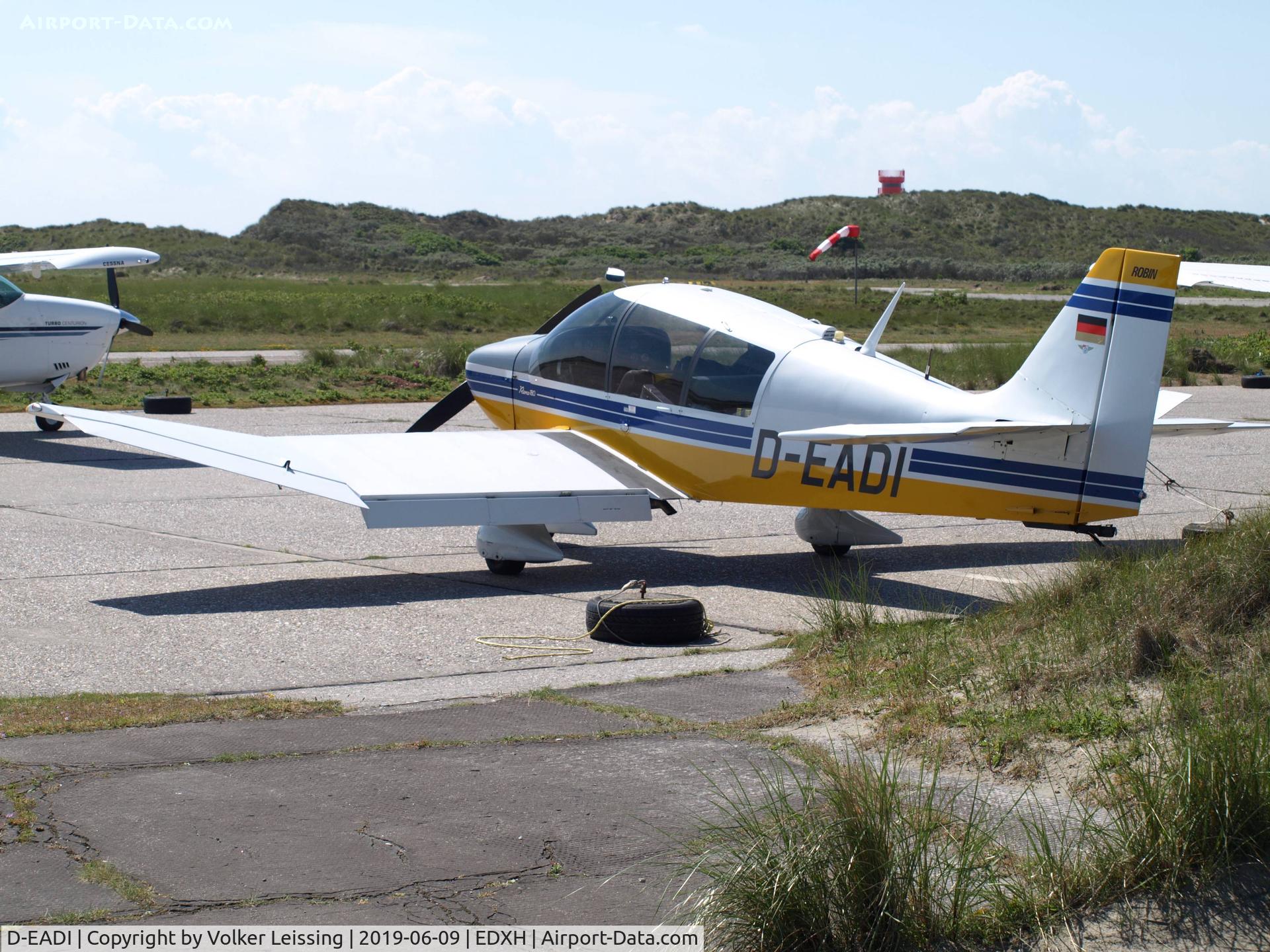 D-EADI, 1999 Robin DR 400-180R Remorqueur C/N 791, parking