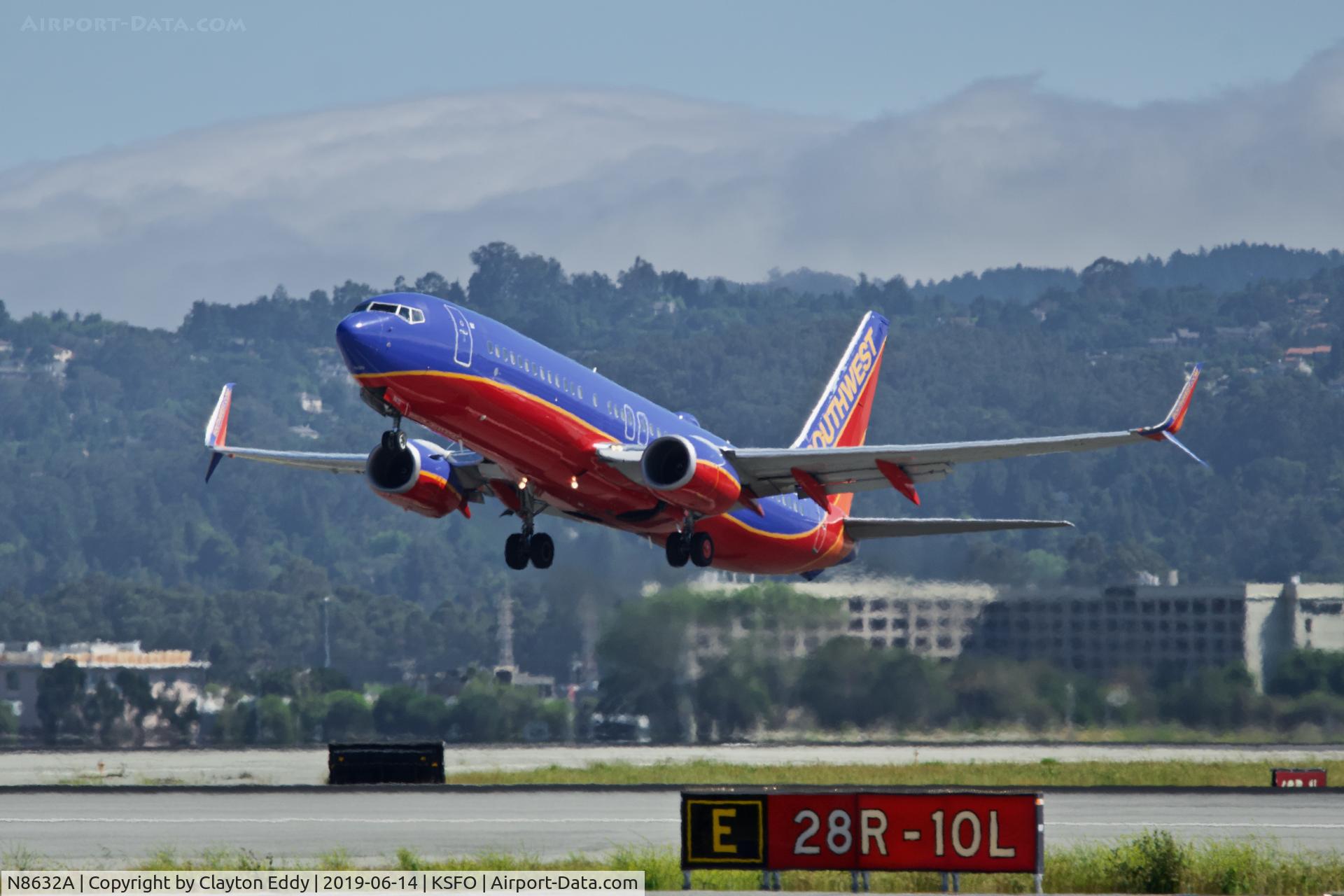 N8632A, 2014 Boeing 737-8H4 C/N 60082, SFO 2019.