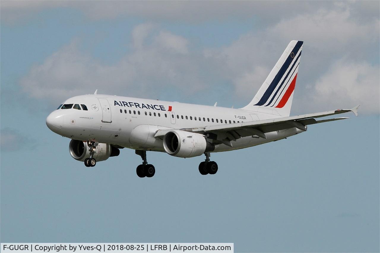 F-GUGR, 2007 Airbus A318-111 C/N 3009, Airbus A318-111 Short approach rwy 25L, Brest-Bretagne airport (LFRB-BES)