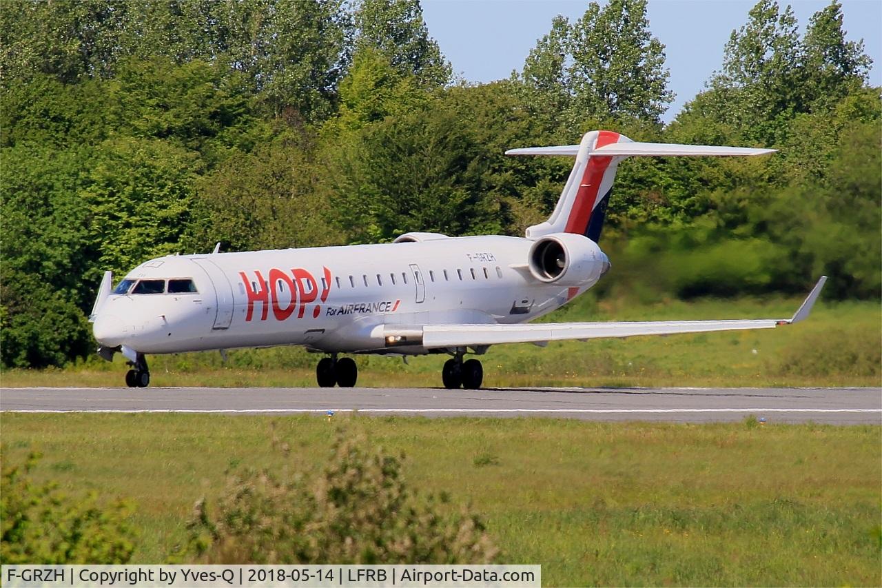 F-GRZH, 2003 Bombardier CRJ-702 (CL-600-2C10) Regional Jet C/N 10089, Canadair Regional Jet CRJ-702, Ready to take off rwy 25L, Brest-Bretagne airport (LFRB-BES)