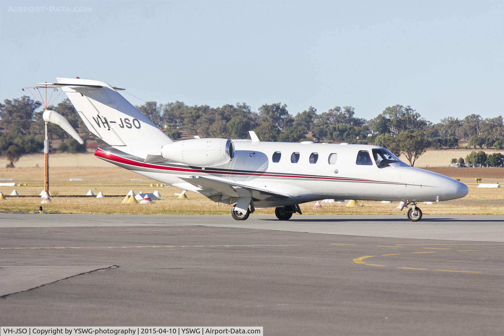 VH-JSO, 2008 Cessna 525 CitationJet CJ1+ C/N 525-0670, Colin Joss & Co (VH-JSO) Cessna 525 Citation CJ1 taxiing at Wagga Wagga Airport
