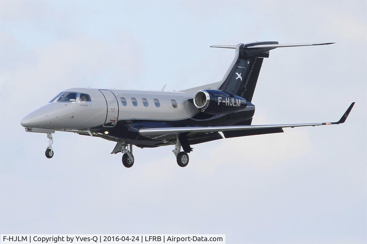 F-HJLM, 2015 Embraer EMB-505 Phenom 300 C/N 50500304, Embraer EMB 505 Phenom 300, Short approach rwy 25L, Brest-Bretagne airport (LFRB-BES)