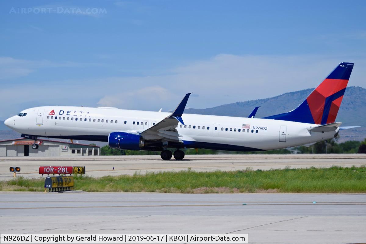 N926DZ, 2019 Boeing 737-932/ER C/N 63534, Take off from RWY 28L.