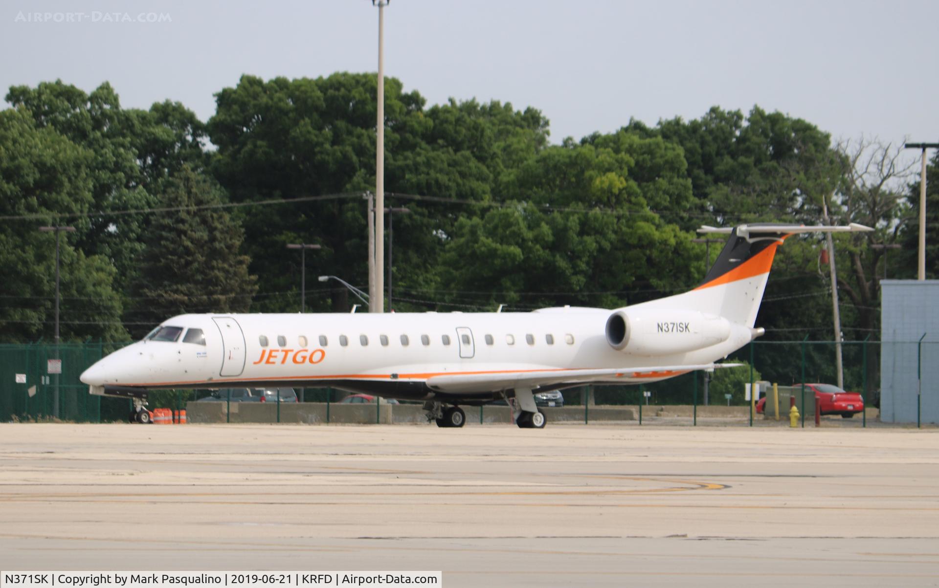 N371SK, 2001 Embraer ERJ-140LR (EMB-135KL) C/N 145535, EMB-135KL