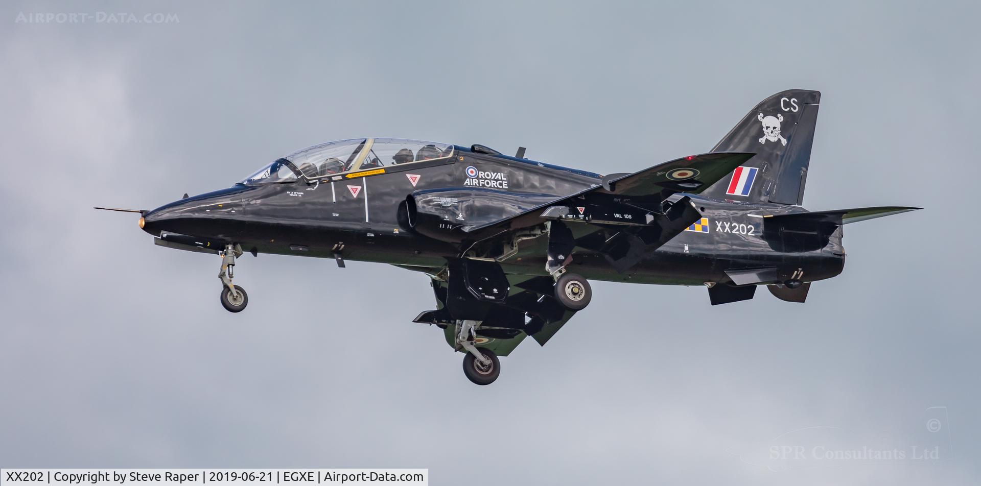 XX202, 1978 Hawker Siddeley Hawk T.1A C/N 049/312049, Arriving at RAF Leeming