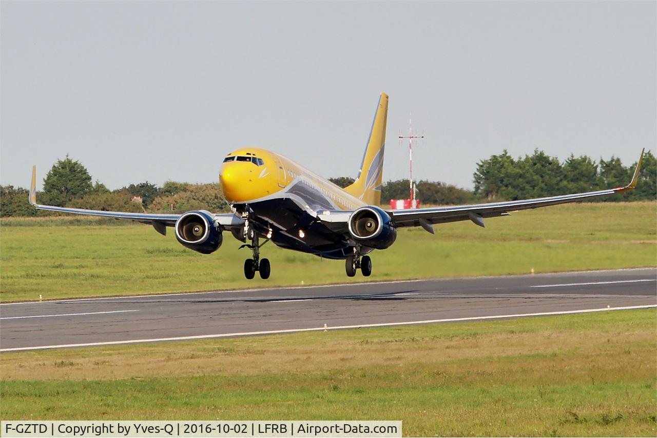 F-GZTD, 2003 Boeing 737-73V C/N 32418, Boeing 737-73V, Take off rwy 25L, Brest-Bretagne Airport (LFRB-BES)